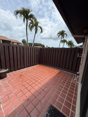 809 Sky Pine Way F, Greenacres, FL 33415