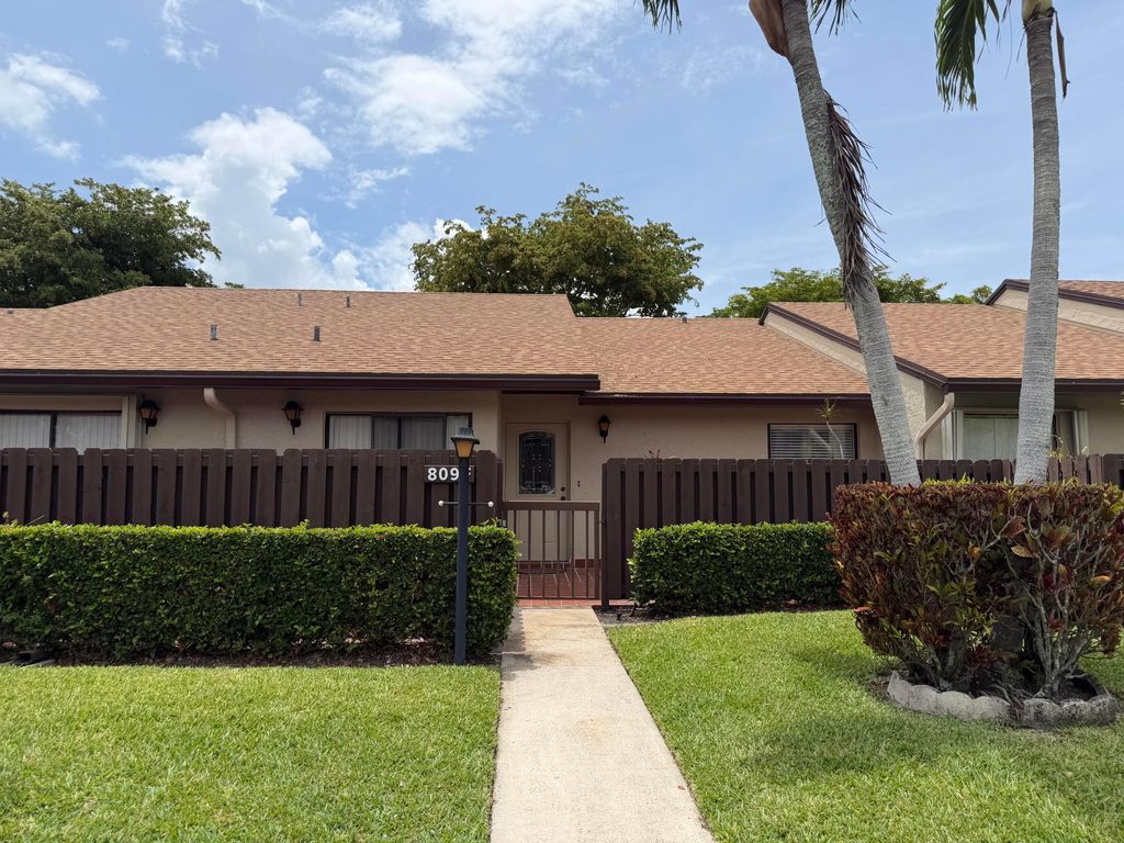809 Sky Pine Way F, Greenacres, FL 33415