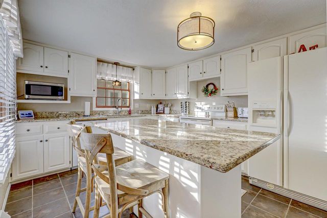 320 W LINCOLN AVENUE, Little Chute, WI 54140