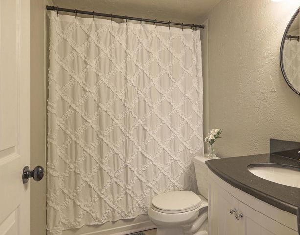 320 W LINCOLN AVENUE, Little Chute, WI 54140