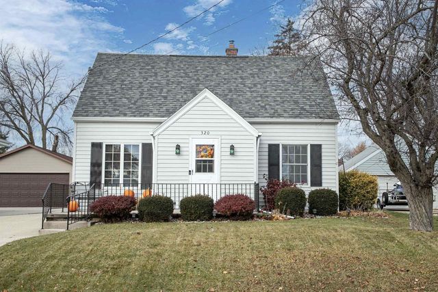 320 W LINCOLN AVENUE, Little Chute, WI 54140