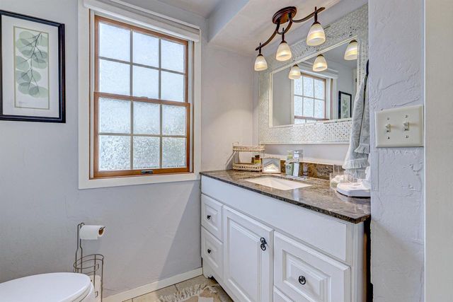 320 W LINCOLN AVENUE, Little Chute, WI 54140