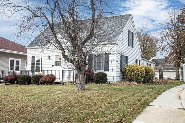 320 W LINCOLN AVENUE, Little Chute, WI 54140