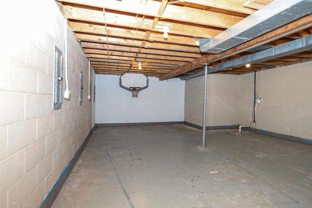 320 W LINCOLN AVENUE, Little Chute, WI 54140