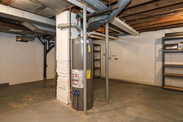 320 W LINCOLN AVENUE, Little Chute, WI 54140