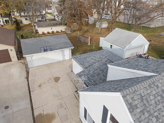 320 W LINCOLN AVENUE, Little Chute, WI 54140