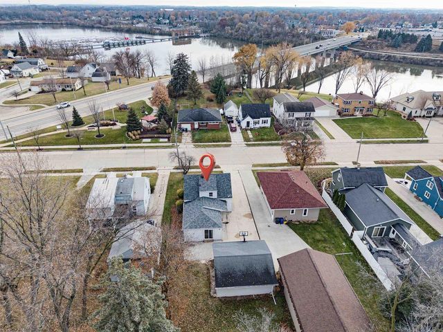 320 W LINCOLN AVENUE, Little Chute, WI 54140