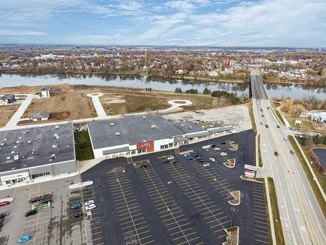 320 W LINCOLN AVENUE, Little Chute, WI 54140