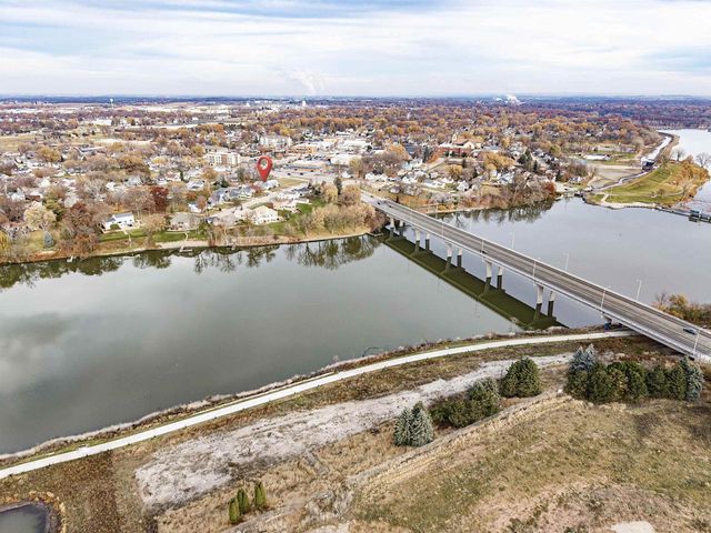 320 W LINCOLN AVENUE, Little Chute, WI 54140