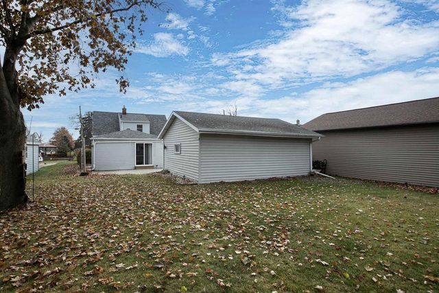 320 W LINCOLN AVENUE, Little Chute, WI 54140