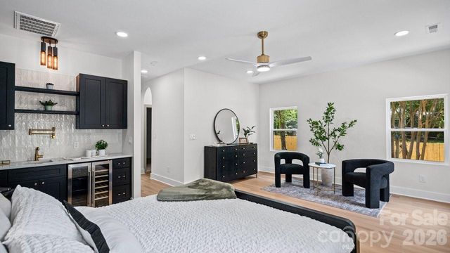 409 Scaleybark Road, Charlotte, NC 28209