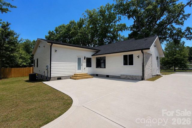 409 Scaleybark Road, Charlotte, NC 28209