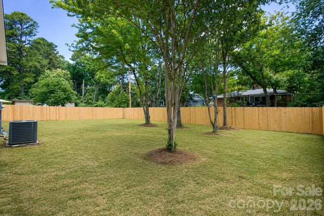 409 Scaleybark Road, Charlotte, NC 28209