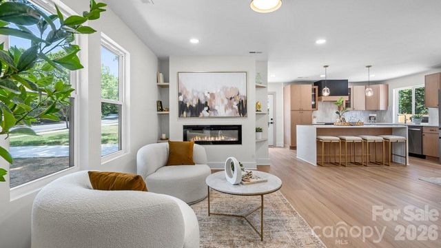 409 Scaleybark Road, Charlotte, NC 28209