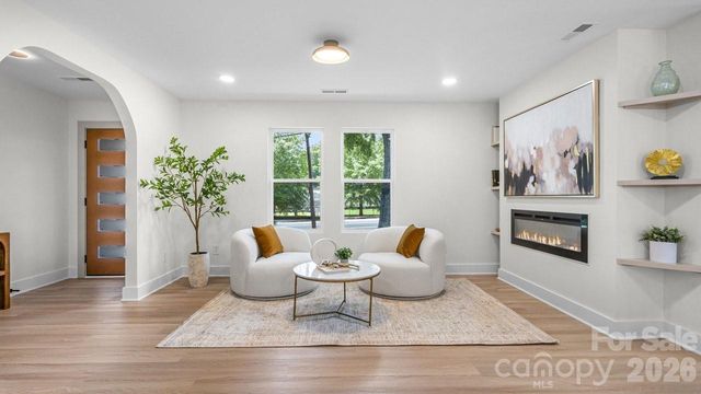 409 Scaleybark Road, Charlotte, NC 28209