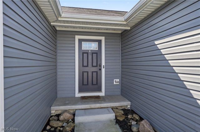 2682 Himelrigh Boulevard, Barberton, OH 44203