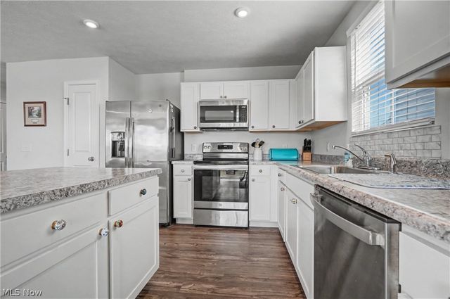 2682 Himelrigh Boulevard, Barberton, OH 44203