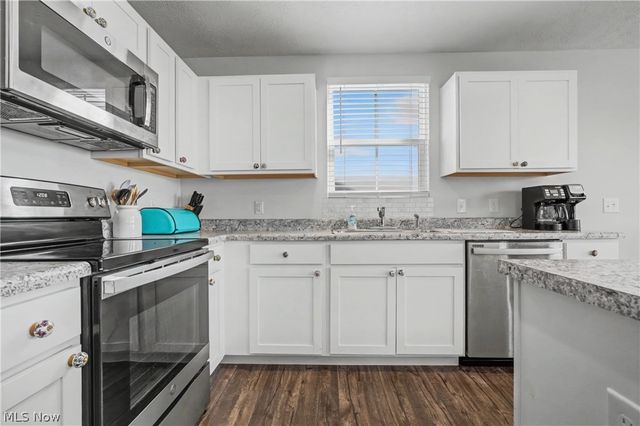 2682 Himelrigh Boulevard, Barberton, OH 44203