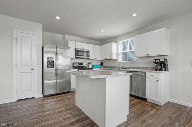 2682 Himelrigh Boulevard, Barberton, OH 44203