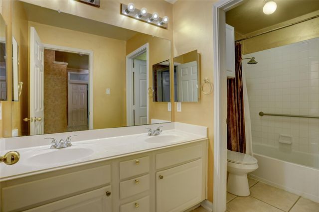 2707 Sterling Fields Drive, Pearland, TX 77584