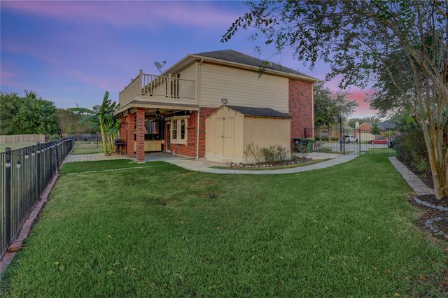 2707 Sterling Fields Drive, Pearland, TX 77584