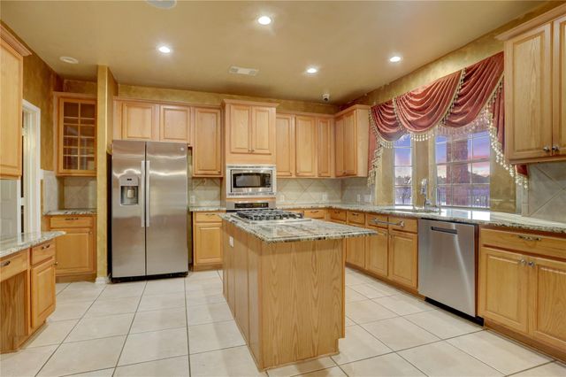 2707 Sterling Fields Drive, Pearland, TX 77584