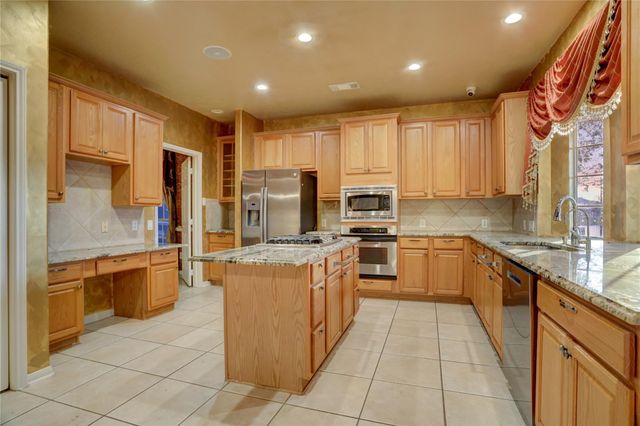 2707 Sterling Fields Drive, Pearland, TX 77584