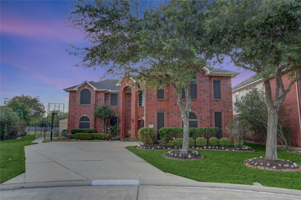 2707 Sterling Fields Drive, Pearland, TX 77584