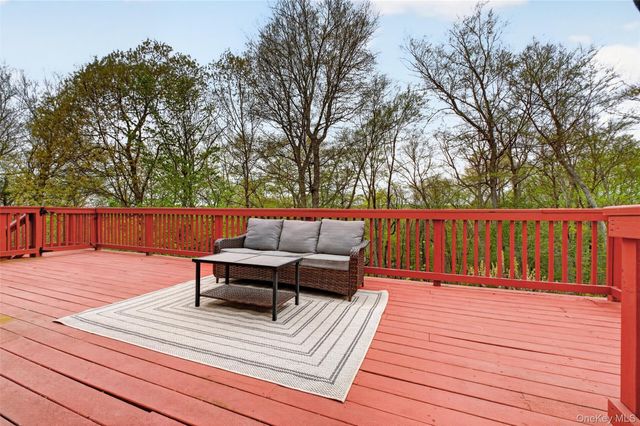 55 Twilight Lane, Putnam Valley, NY 10579