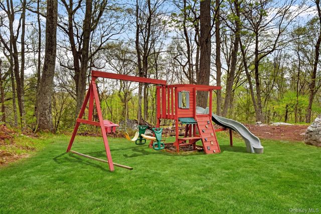 55 Twilight Lane, Putnam Valley, NY 10579