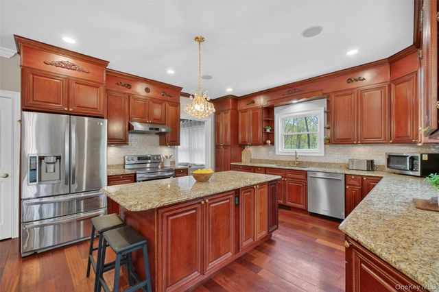 55 Twilight Lane, Putnam Valley, NY 10579