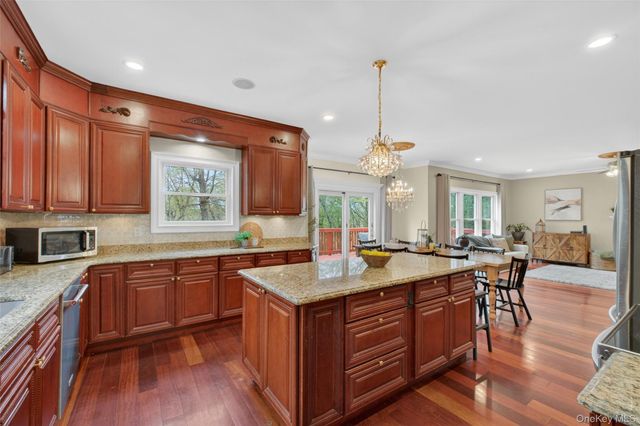 55 Twilight Lane, Putnam Valley, NY 10579