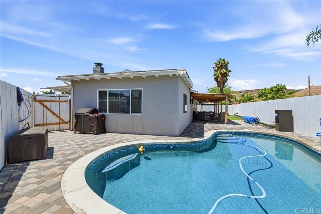 Image 27 of property listing at 10002 Stanley Ct, Santee, CA 92071