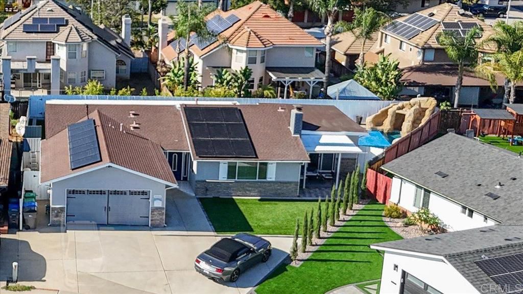 Image 3 of property listing at 10002 Stanley Ct, Santee, CA 92071
