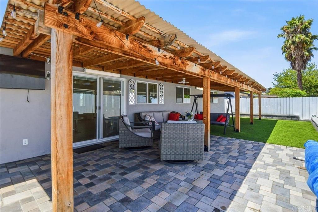 Image 31 of property listing at 10002 Stanley Ct, Santee, CA 92071