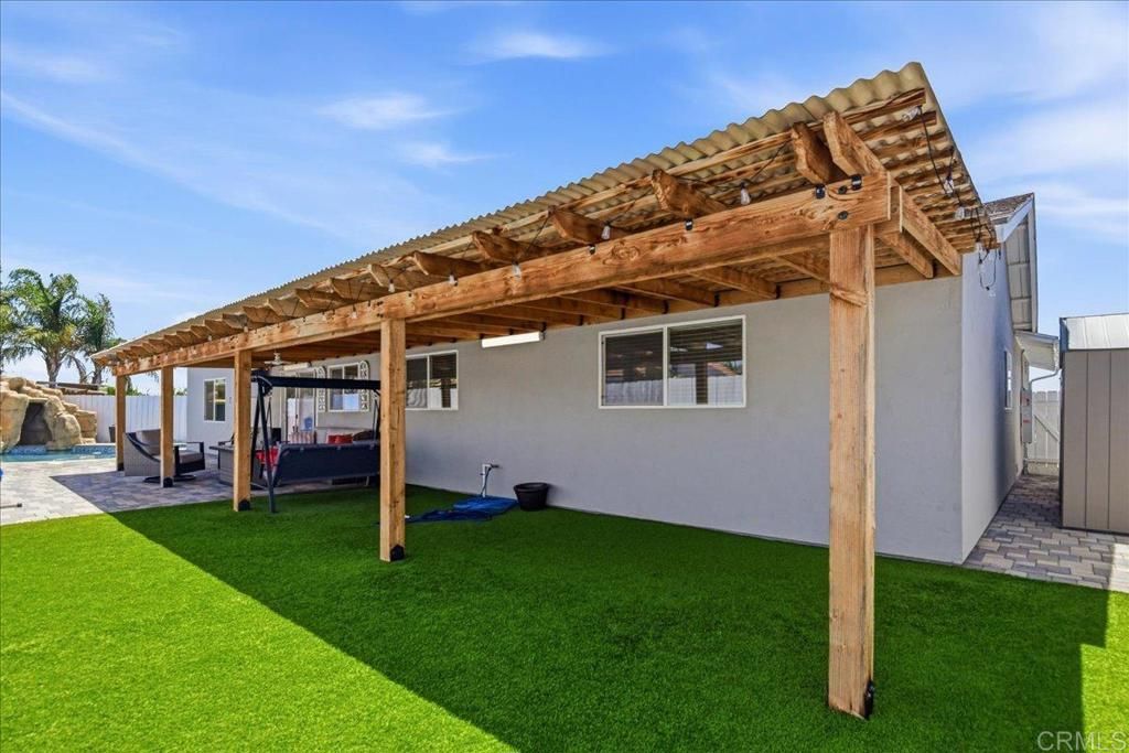 Image 33 of property listing at 10002 Stanley Ct, Santee, CA 92071