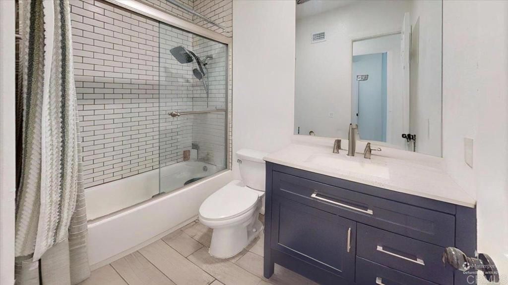 Image 37 of property listing at 10002 Stanley Ct, Santee, CA 92071