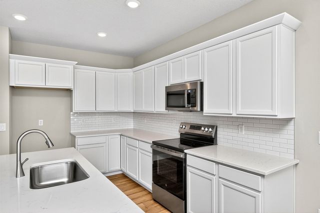 9127 Robinson Drive, West Des Moines, IA 50266