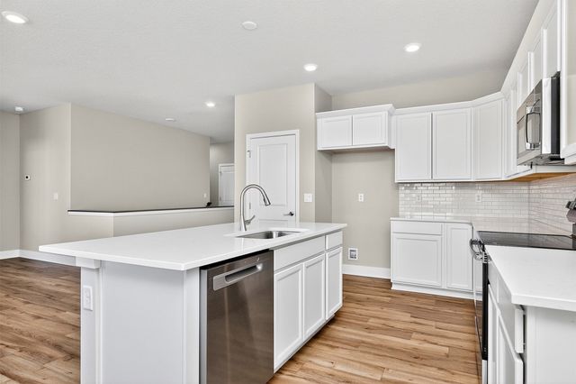 9127 Robinson Drive, West Des Moines, IA 50266