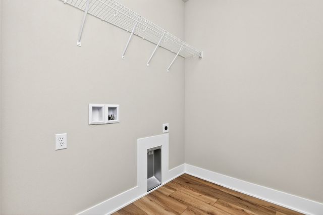 9127 Robinson Drive, West Des Moines, IA 50266