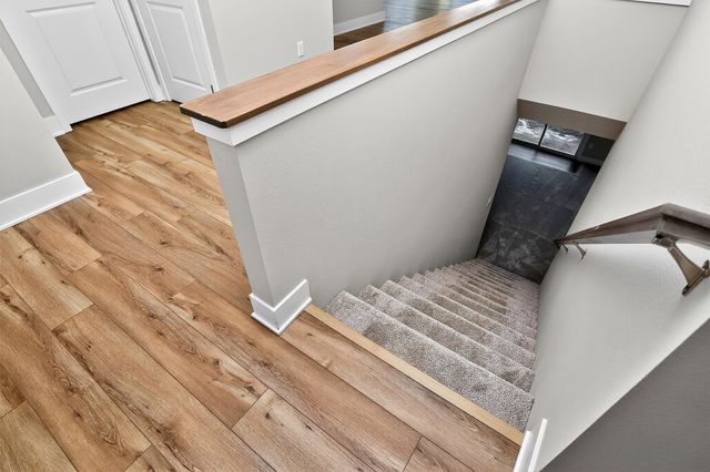 9127 Robinson Drive, West Des Moines, IA 50266