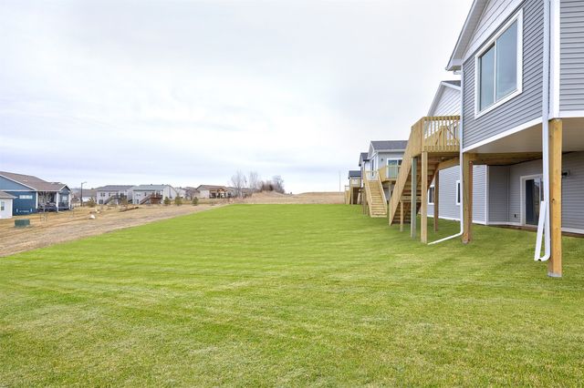 9127 Robinson Drive, West Des Moines, IA 50266