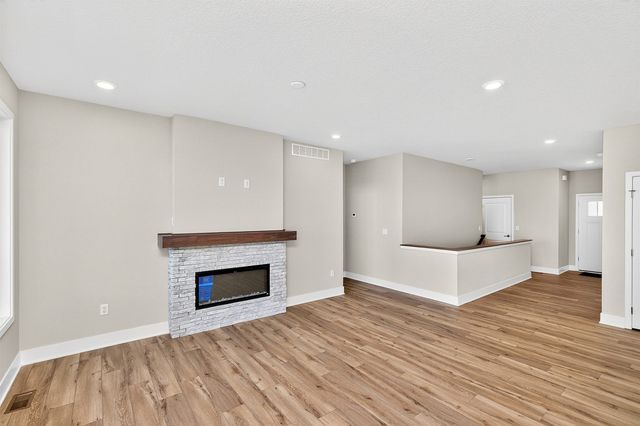 9127 Robinson Drive, West Des Moines, IA 50266