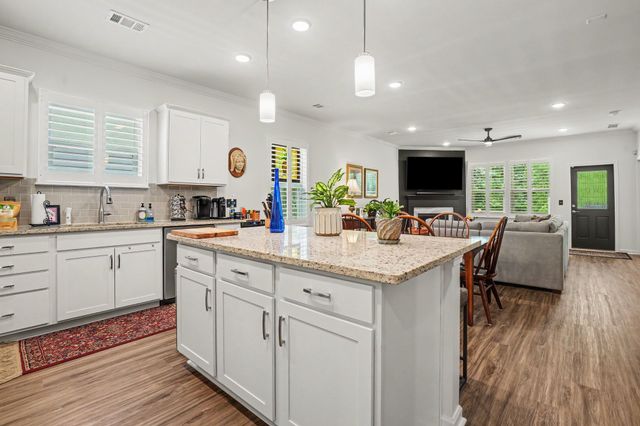 241 Brook Ave, White House, TN 37188