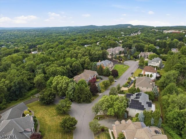 4 Centennial Ct, Totowa Boro, NJ 07512