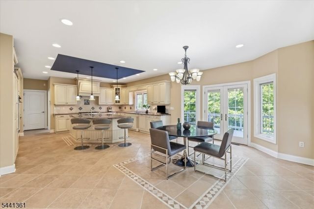 4 Centennial Ct, Totowa Boro, NJ 07512