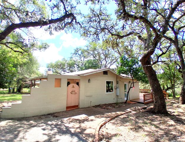25327 Triangle Loop, San Antonio, TX 78255
