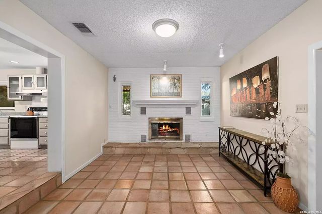 25327 Triangle Loop, San Antonio, TX 78255