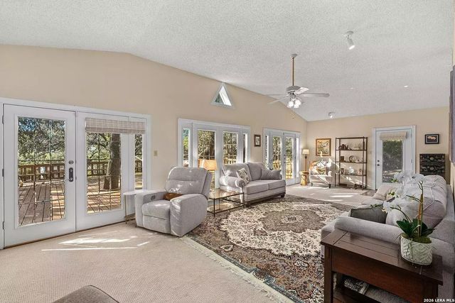 25327 Triangle Loop, San Antonio, TX 78255