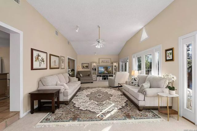 25327 Triangle Loop, San Antonio, TX 78255
